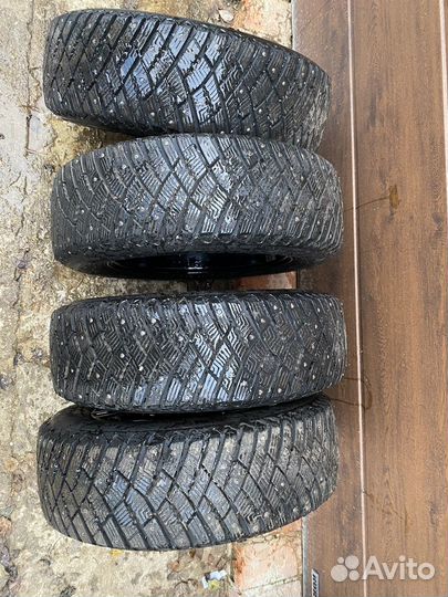 Goodyear Ultragrip Ice Arctic 195/65 R15