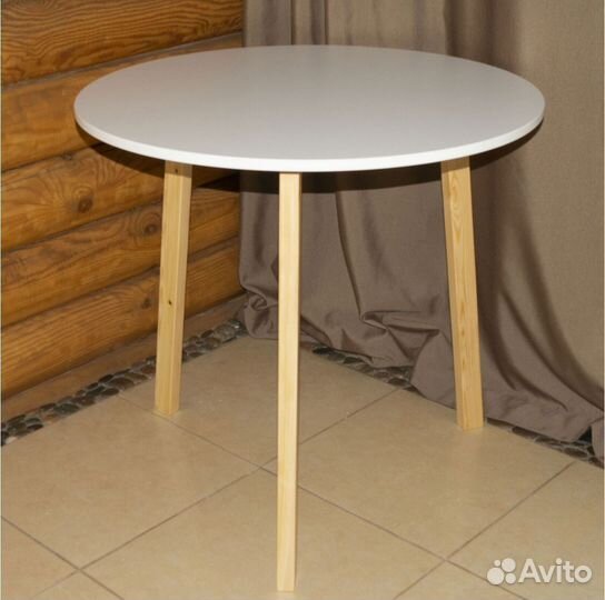 Стол обеденный