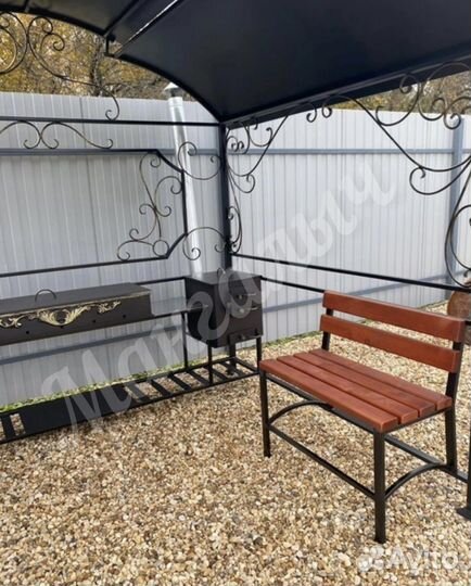 Мангал с крышей