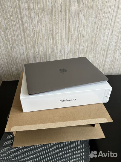 Apple Mac Book Air 2020 M1 8/256/ рст