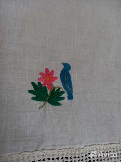 Подзор с вышивкой