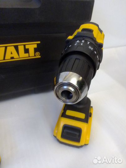 Шуруповерт DeWalt 21 V АКБ 5.0Ач