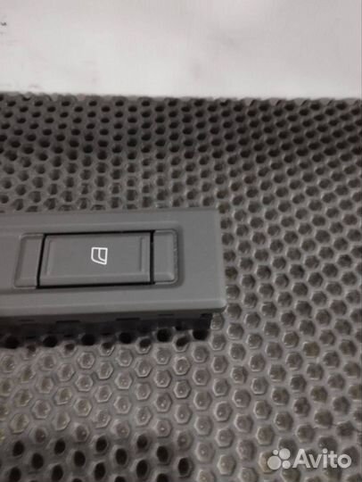 Кнопка стеклоподъемника двери правой Volvo FH5