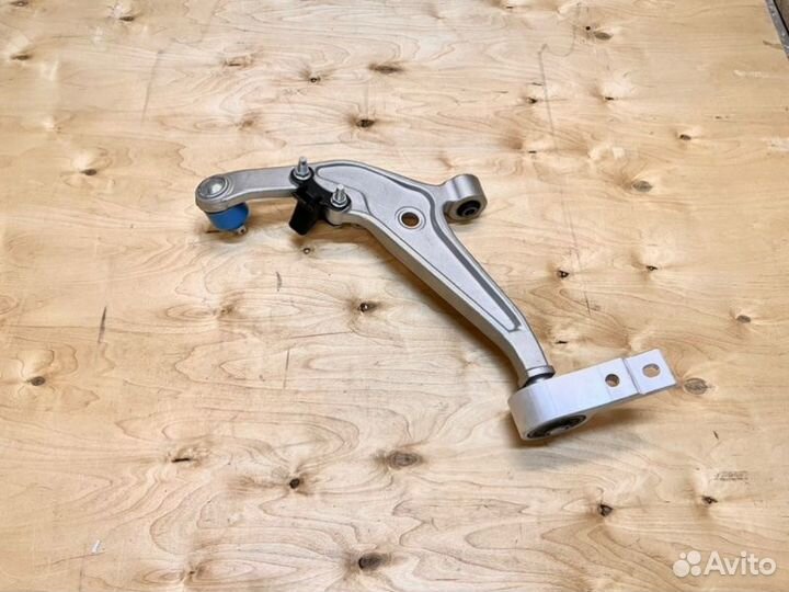 Рычаг передний Nissan X-Trail T30 нижний