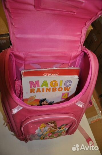 Новый школьный ранец для девочки