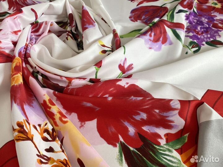 Платок в подарочной упаковке Dior