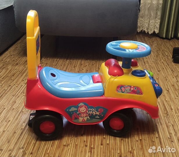 Машинка каталка толокар с ручкой