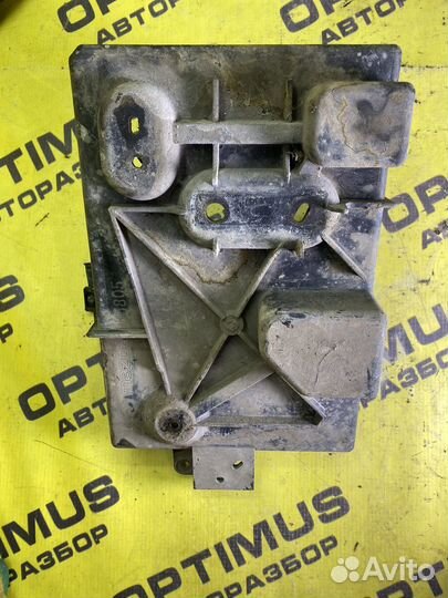 Площадка акб Mazda CX-7