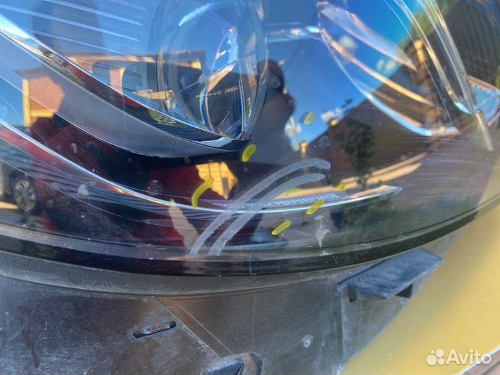 Фара светодиодная правая Mercedes-Benz E-Class