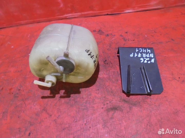 Isuzu ELF Расширительный бачок с кронштейном