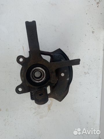 Кулак поворотный правый Nissan Almera N16