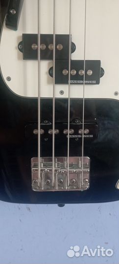 Бас гитара Fender Squier Standard Precision