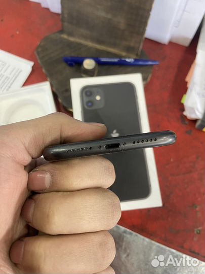 iPhone 11, 64 ГБ