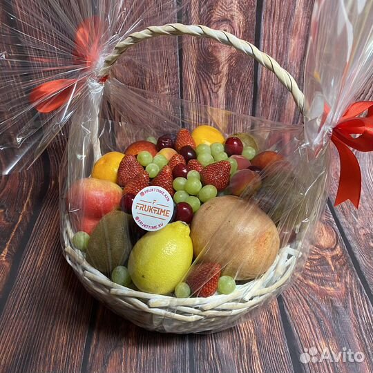 Фруктовая корзина на подарок