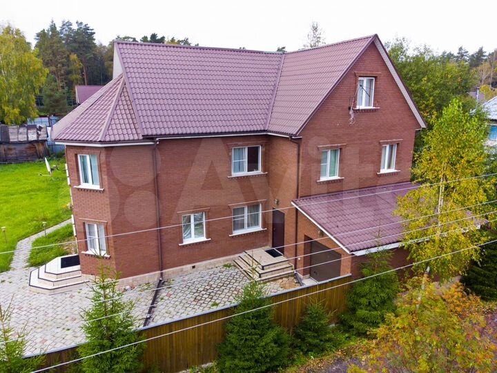 Дом 319 м² на участке 14 сот.