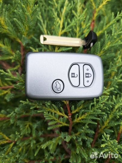 Смарт-ключ Toyota Land Cruiser 200, 2012 г. в