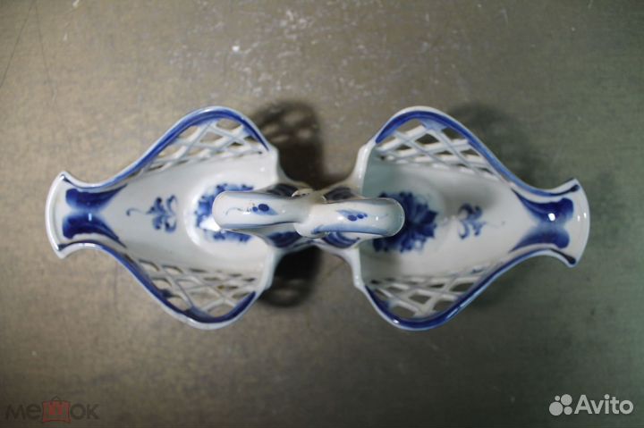 Фарфор гжель конфетница лебеди клеймо АВТОРА СССР