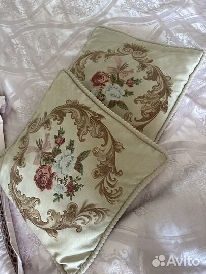 Отдам подушки красивые