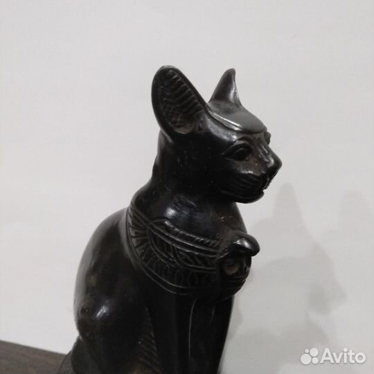 Египетские статуэтки Гор и Бастет. Базальт