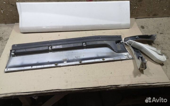 Молдинги дверей накладка toyota voxy azr60