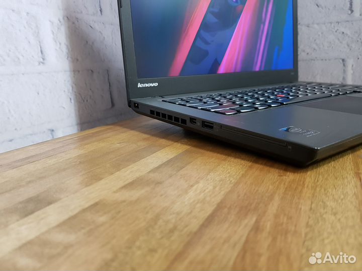 Надёжный ноутбук бизнес-класса от Lenovo