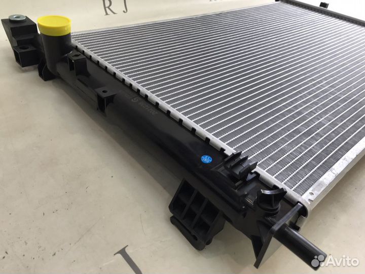 Радиатор Chrysler Pacifica 3.8 4.0 2006 - 2009