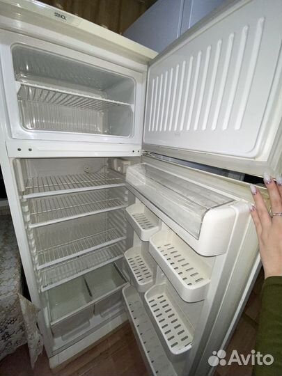 Холодильник бу stinol