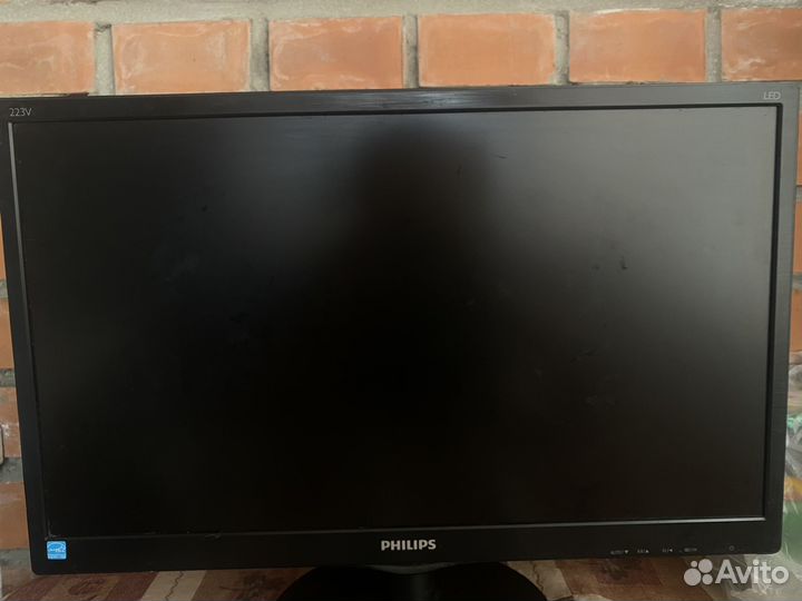 Монитор Philips 223v