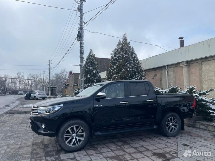 Toyota Hilux 2.8 AT, 2019, 150 000 км