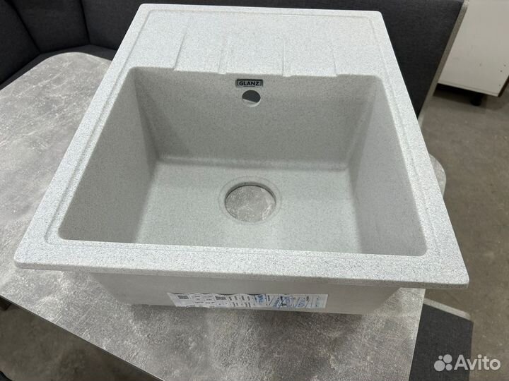 Кухонная мойка каменная