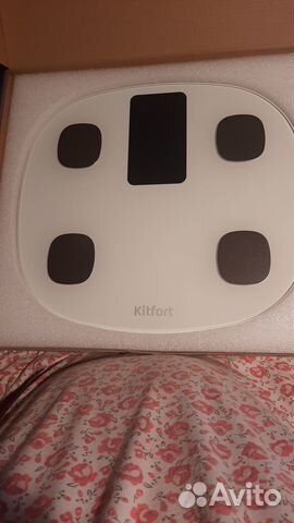 Весы напольные электронные Kitfort KT-808 белый