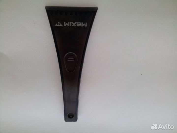 Скребок от снега именная Максим(лопата)