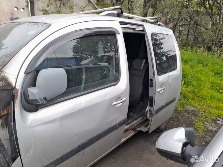 1 кузов по частям Renault Kangoo II