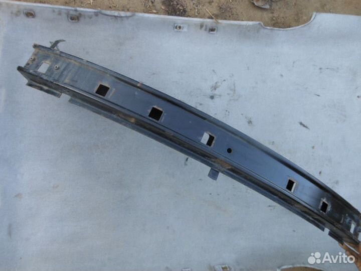 Усилитель переднего бампера для Mitsubishi Carisma