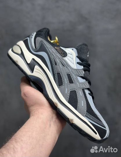 Кроссовки Asics