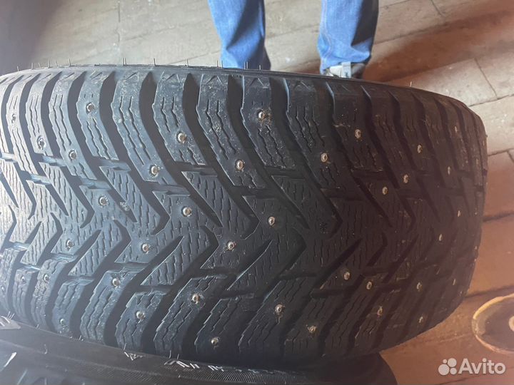 Nokian Tyres Hakkapeliitta 8 SUV 235/60 R18 и 255/55 R18 107T