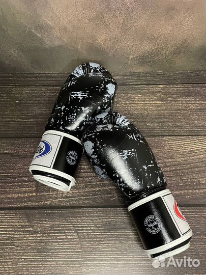 Боксерские перчатки Fairtex