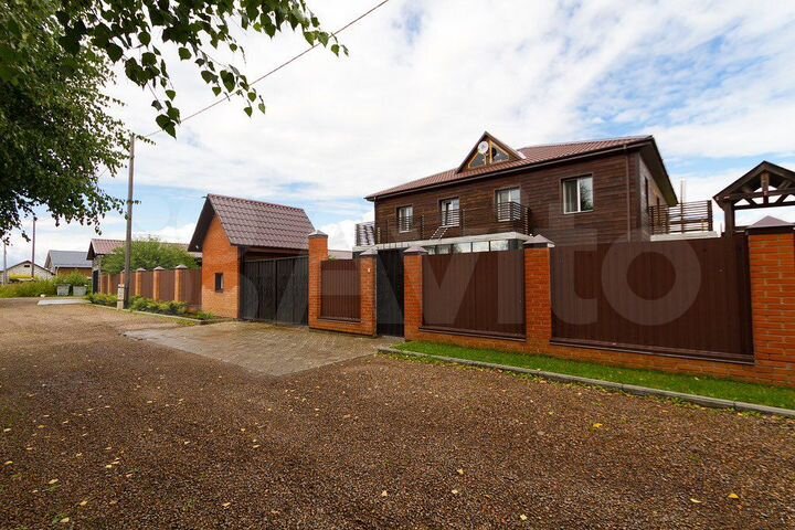 Дом 350 м² на участке 15 сот.