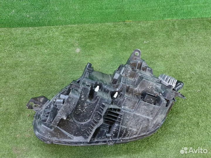 Фара правая Volvo XC90