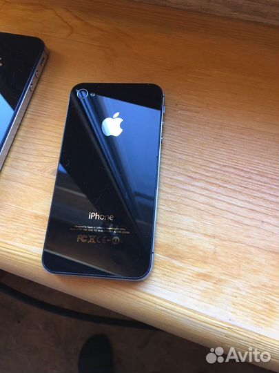iPhone 4S, 16 ГБ