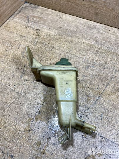 Бачок гидроусилителя Volkswagen Passat B5 B86