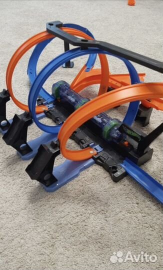 Трек hot wheels винтовое столкновение +10 машинок