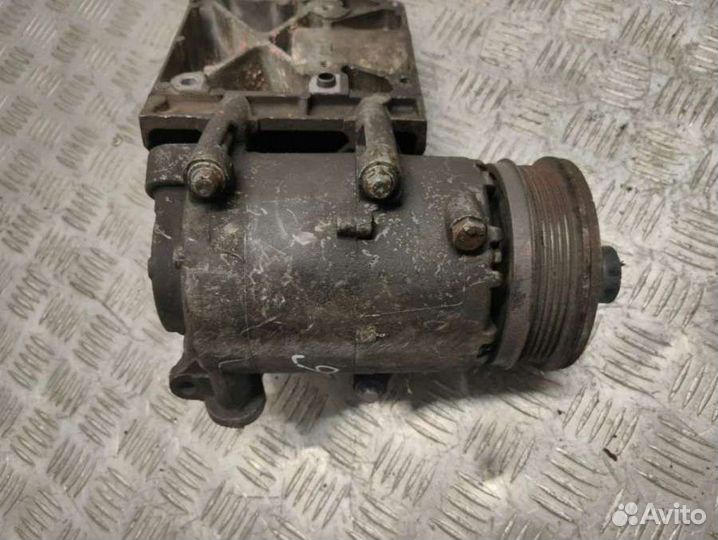 Компрессор кондиционера FordFocus 22005