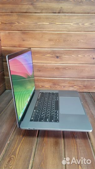 MacBook Pro 15 Retina 2018 I7/ 560X/ 512Gb