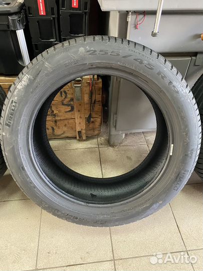 Pirelli Cinturato P7 255/45 R19