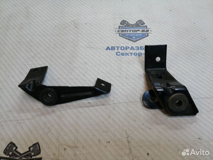 Кронштейн радиатора Nissan Qashqai J10