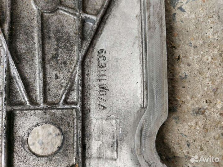 Клапанная крышка Renault Scenic 1 7700111609