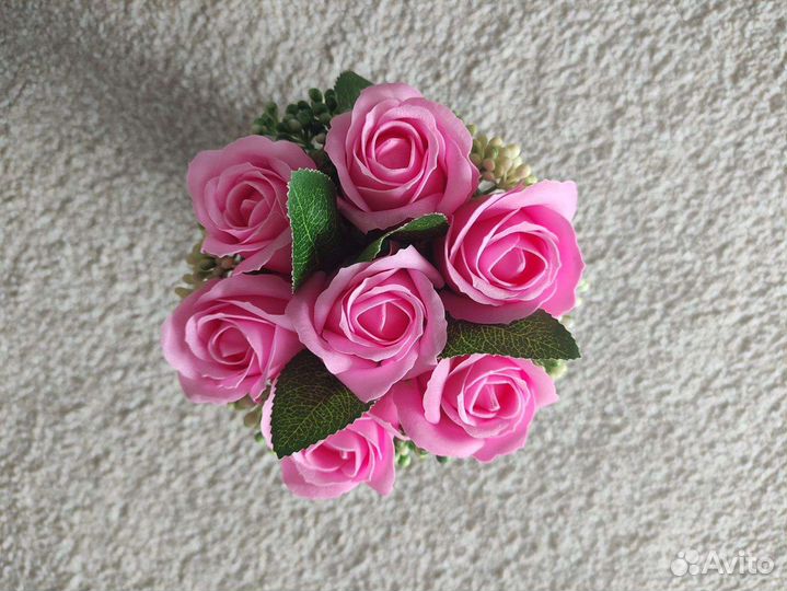 Горшок с розами Комплимент