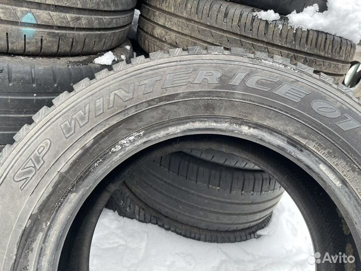 Dunlop SP Winter Ice 01 235/65 R17 108T