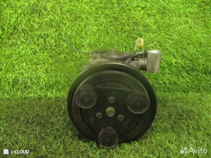 Компрессор кондиционера на mazda demio DW3W B3
